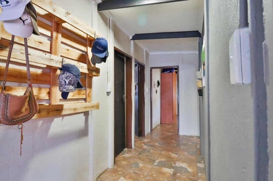 5 Bedroom Property for Sale in Donkerhoek A H North West